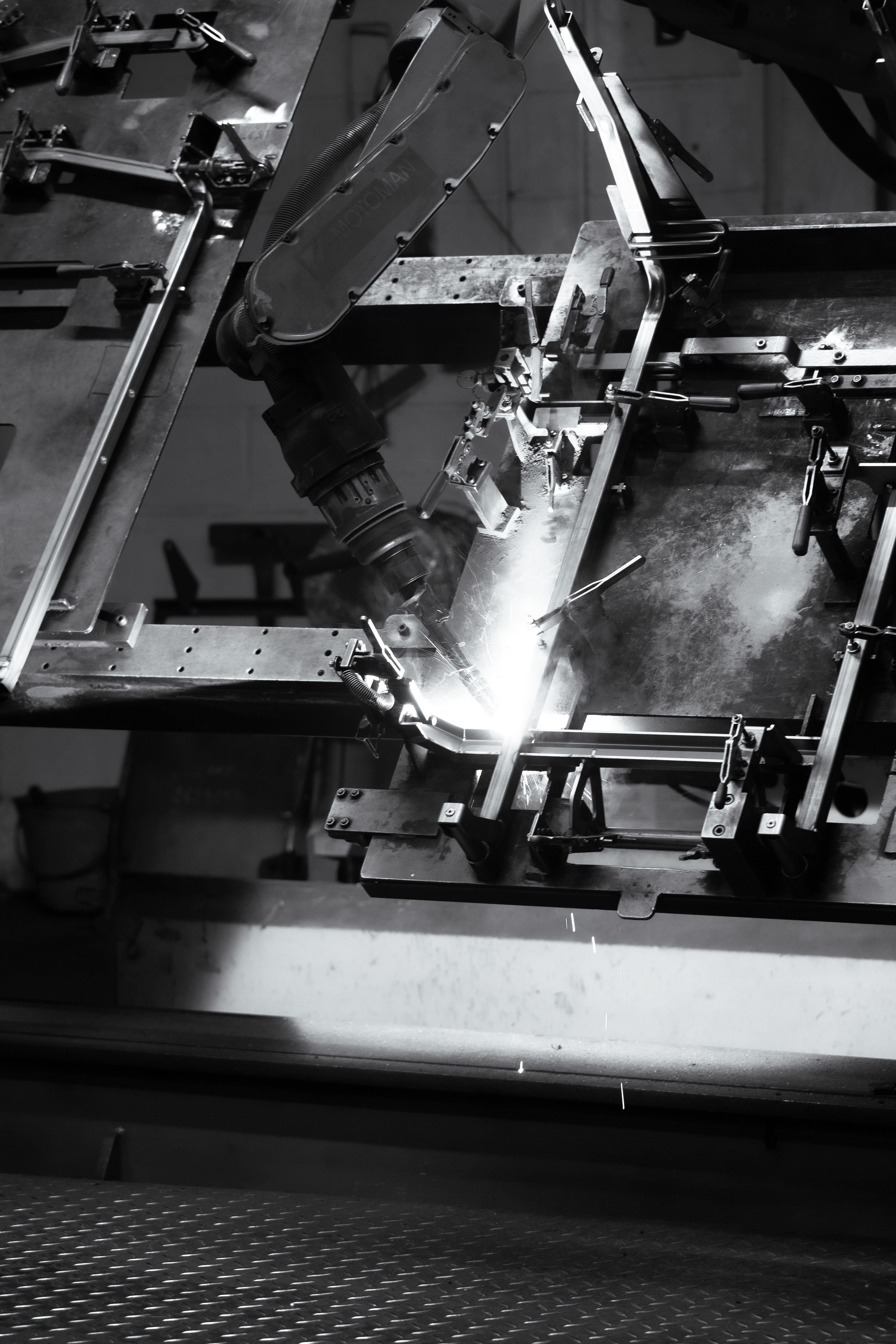 tombe en metal legere 